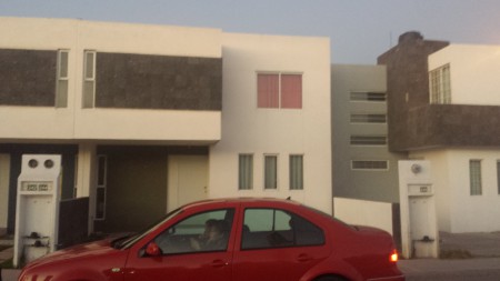 Venta casa en Pozos, Av. Montebello